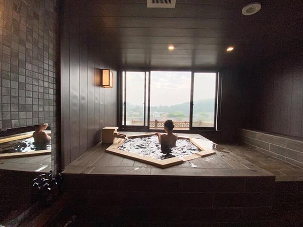 大自然の静寂と天然自噴温泉を愉しむ湯宿　亀山温泉ホテル